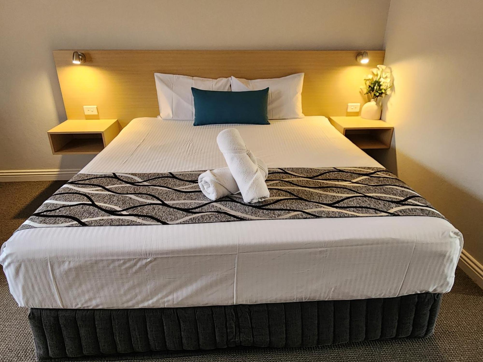 Country Gardens Motel Coonabarabran Εξωτερικό φωτογραφία